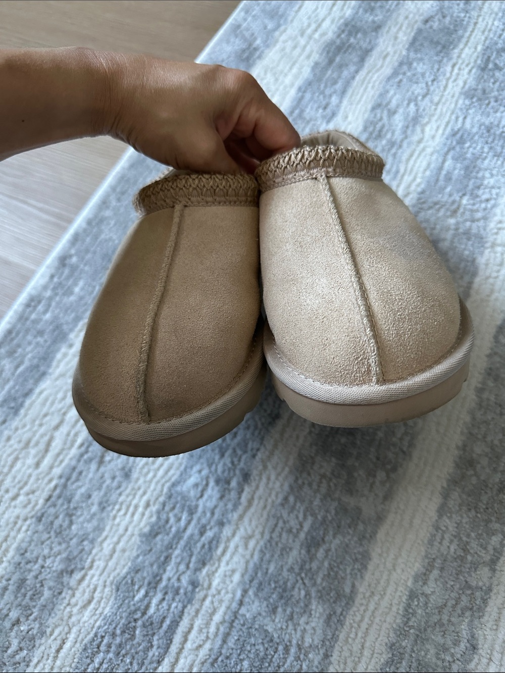 Ugg - Picture 8 of 10